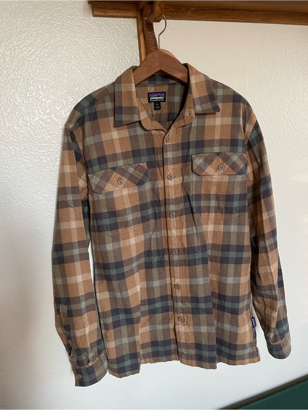 Patagonia Men’s Fjord Brown & Blue Plaid Shirt Jacket